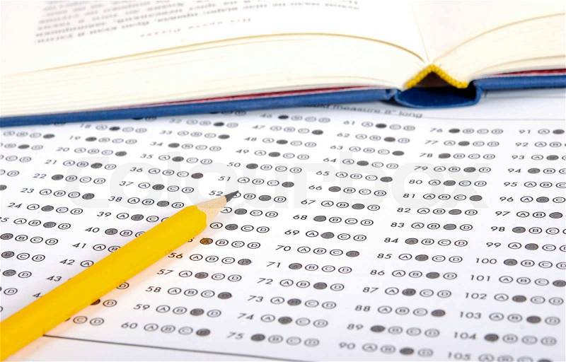 Stock Bild von 'Schule und Bildung Test- Notenblatt mit Antworten'